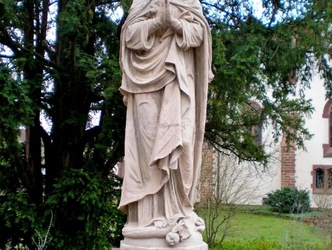 Gedenkstätten rund um die Kirche St. Peter und Paul und im Ort Erlenbach Gedenkstätten rund um die Kirche St. Peter und Paul und im Ort Erlenbach