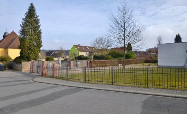 Friedhof im Ortsteil Mechenhard Friedhof im Ortsteil Mechenhard