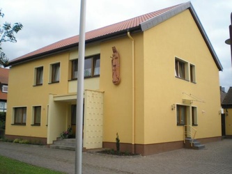 Gedenkstätten rund um die Kirche St. Peter und Paul und im Ort Erlenbach Gedenkstätten rund um die Kirche St. Peter und Paul und im Ort Erlenbach